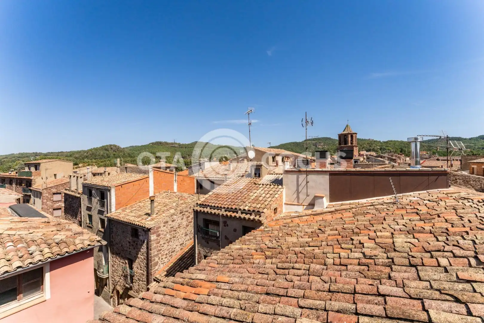 Vista exterior de Casa adosada en venda en Prades amb Terrassa