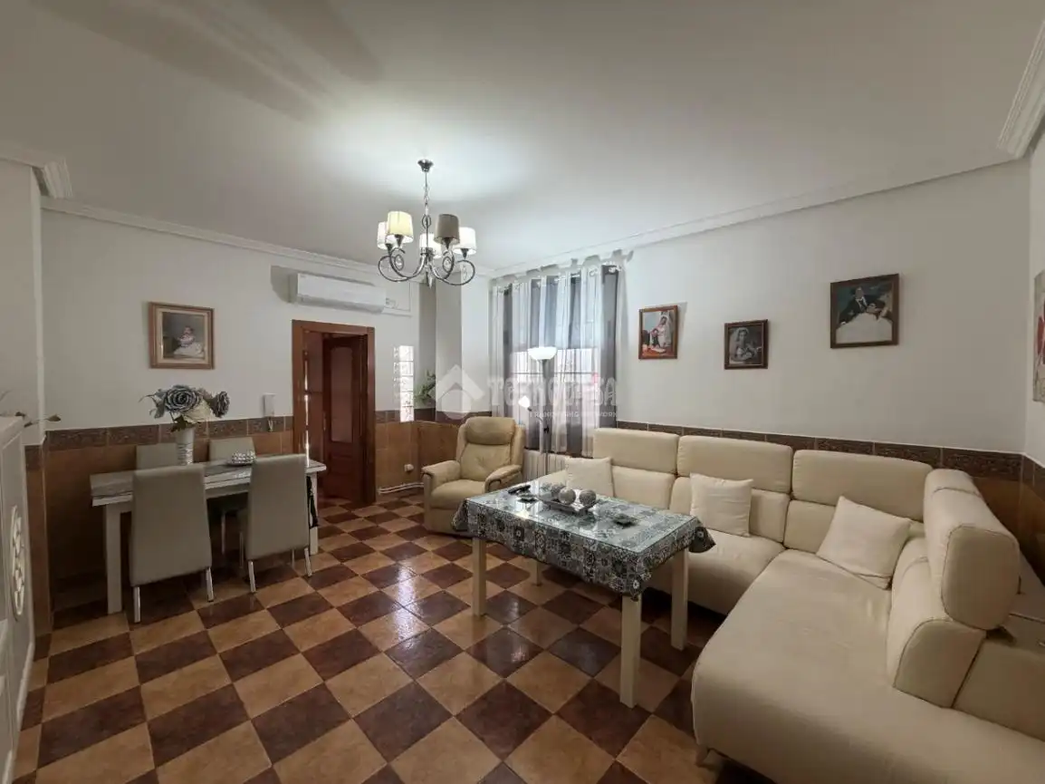Maison jumelée avec balcon à vendre à Mengíbar, imagen 3