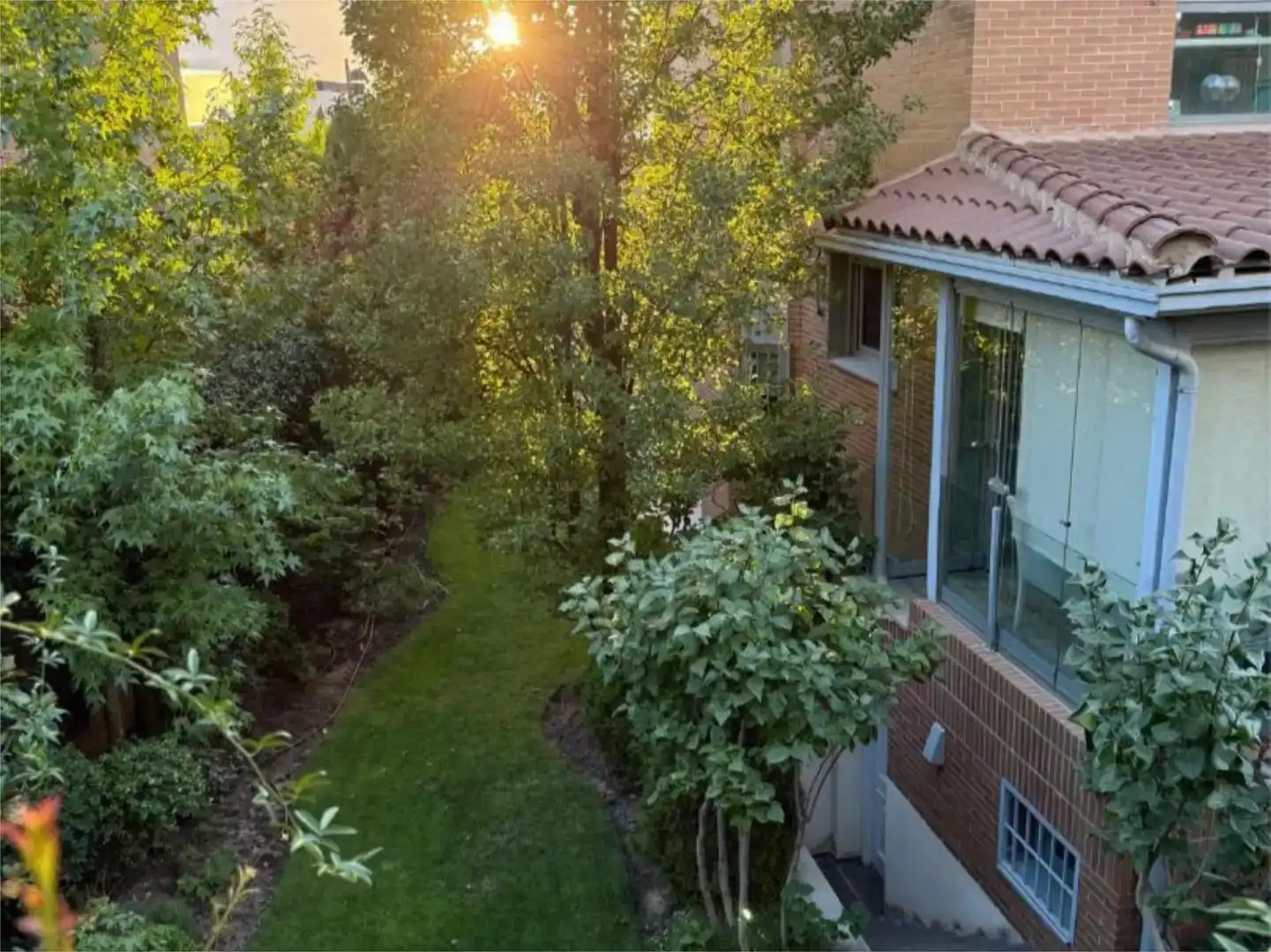 Jardín de Piso en venta en Boadilla del Monte con Aire acondicionado, Jardín privado y Piscina