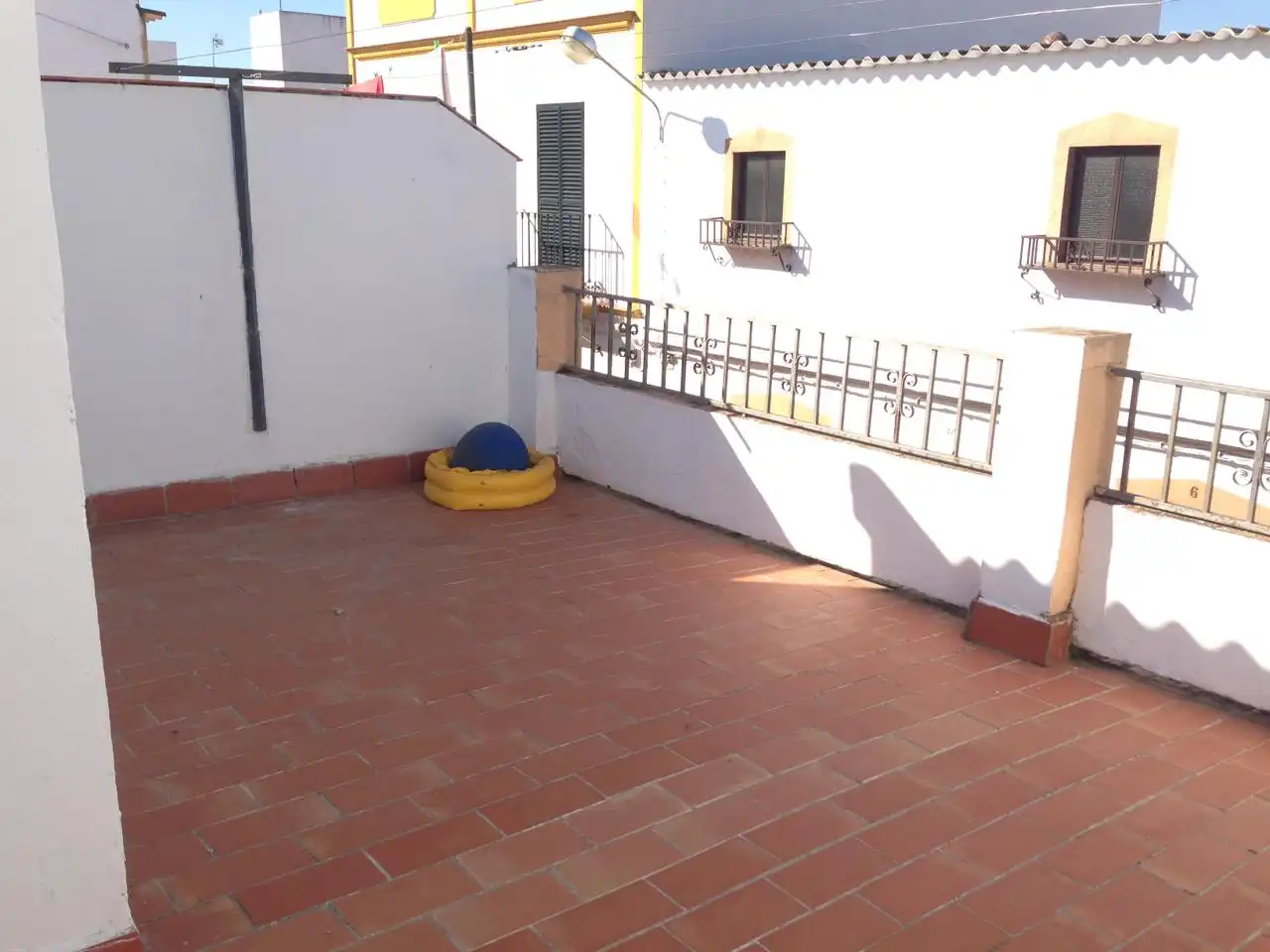 Terrace of Houses for rent in Dos Hermanas  with Air Conditioner