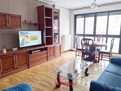 Sala d'estar de Pis en venda en  Logroño amb Calefacció, Parquet i Traster