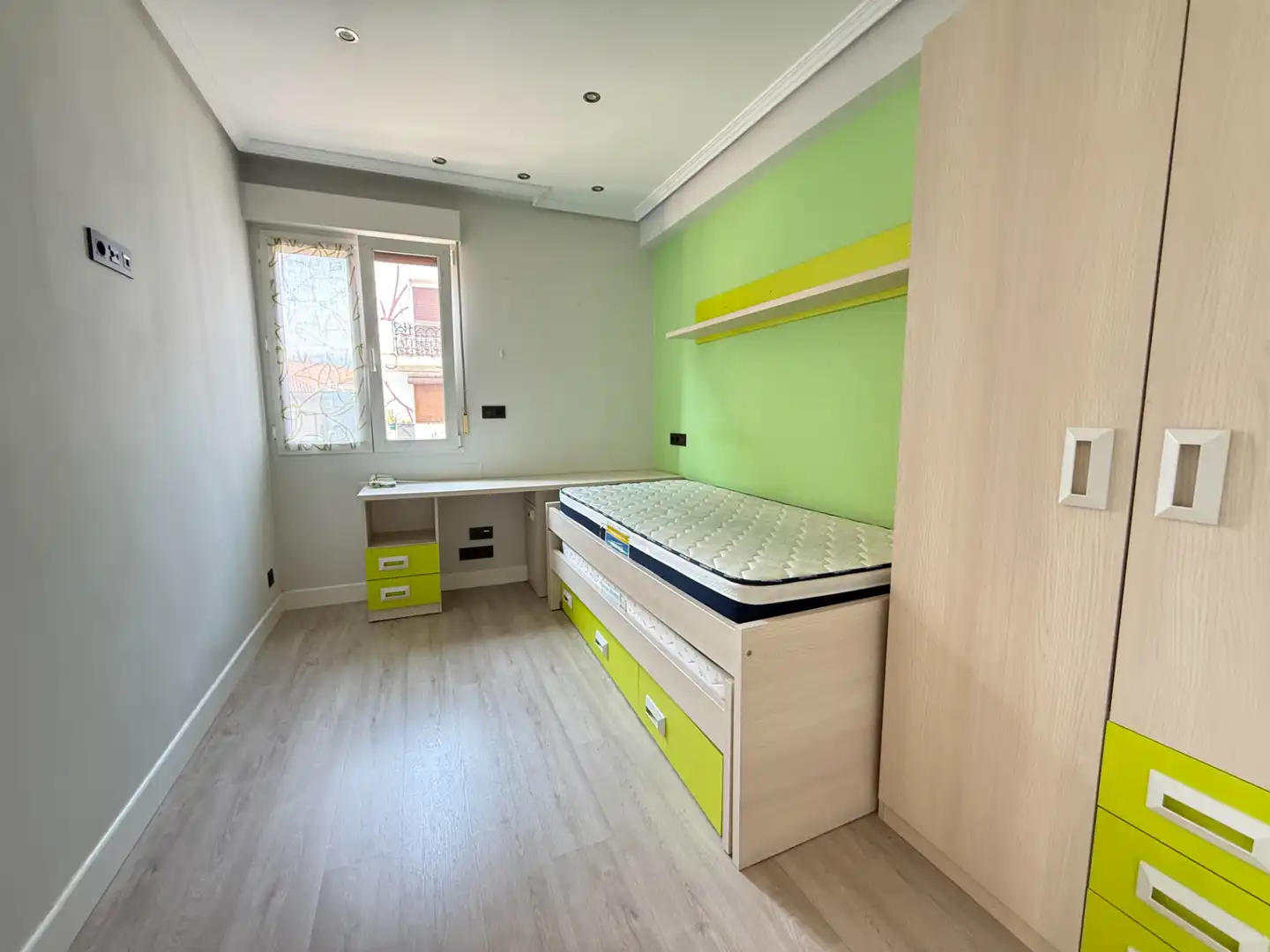 Habitación de Piso en venta en Bilbao  con Calefacción y Amueblado