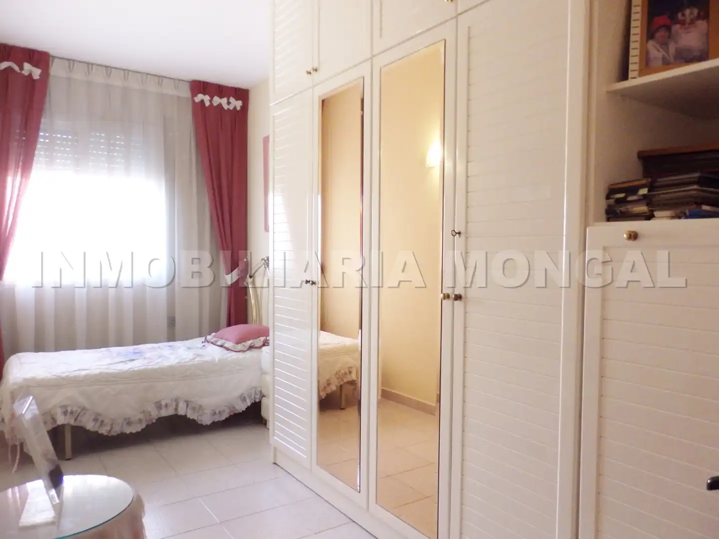 Casa a schiera con terrazza in vendita a Carrer de l'Abat Escarré, imagen 36