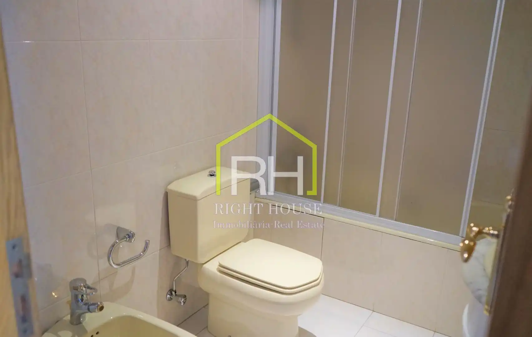 Bathroom of Houses for sale in Escaldes – Engordany  with Heating, Private garden and Parquet flooring