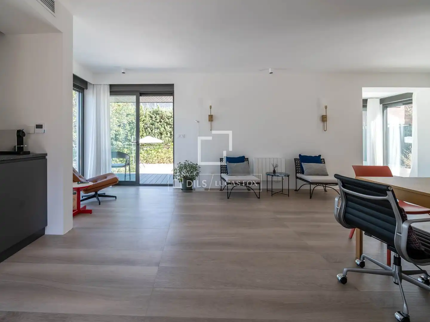 Wohnzimmer von Haus oder Chalet zum Verkauf in La Moraleja mit Klimaanlage, Heizung und Privatgarten