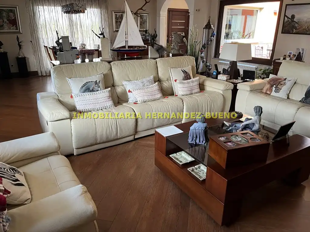 Sala de estar de Casa o chalet en venta en Carbajosa de la Sagrada con Aire acondicionado, Calefacción y Jardín privado