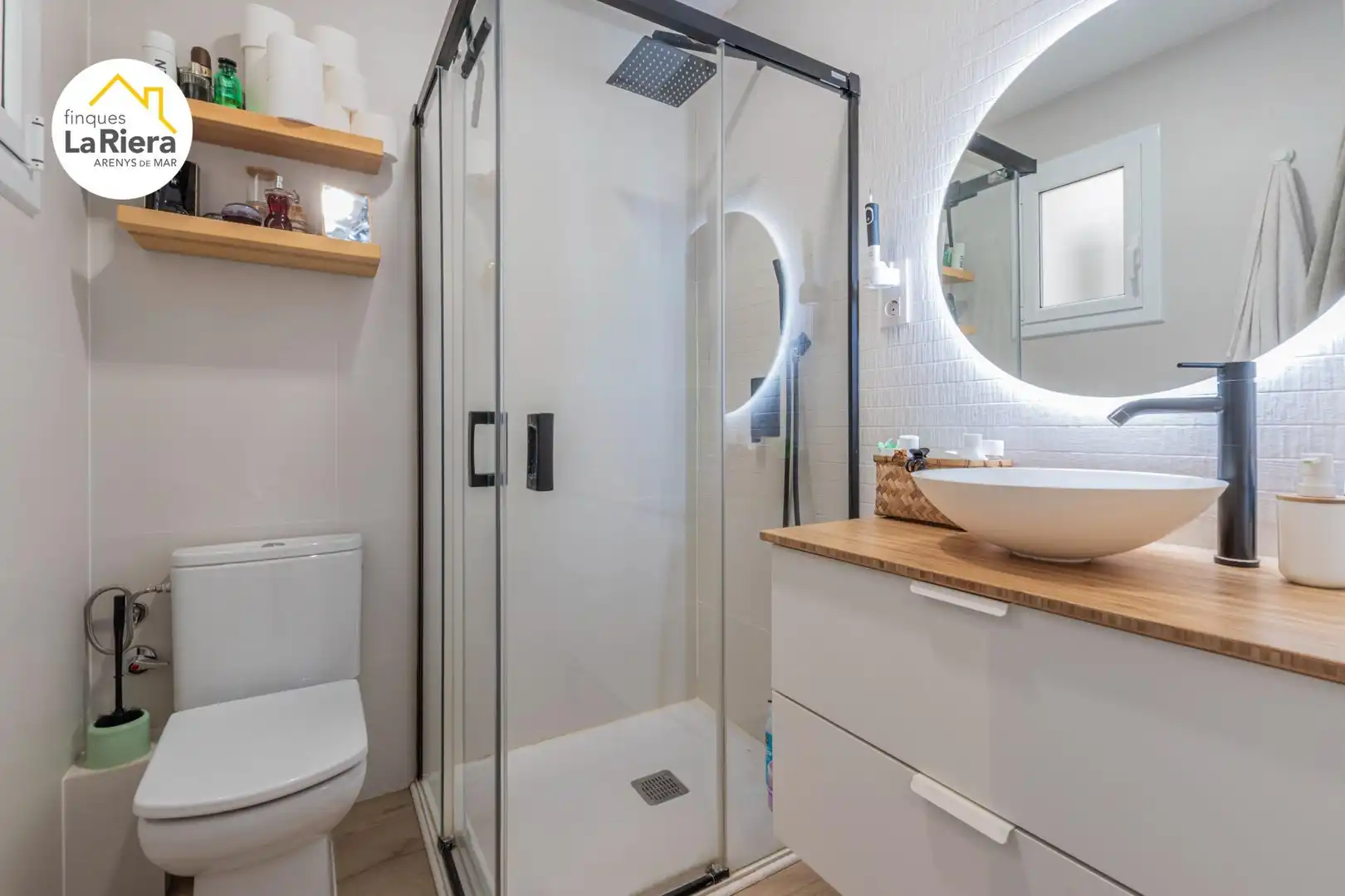 Baño de Piso en venta en Arenys de Mar con Parquet y Balcón