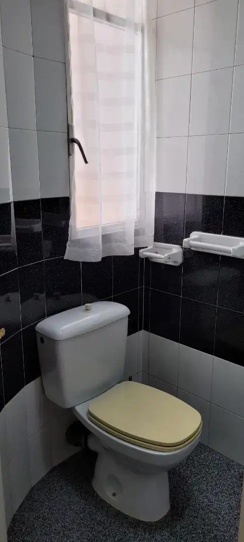 Badezimmer von Wohnung zur Miete in Cuenca mit Heizung, Möbliert und Ofen