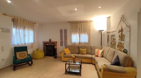 Chalet en venta con piscina.