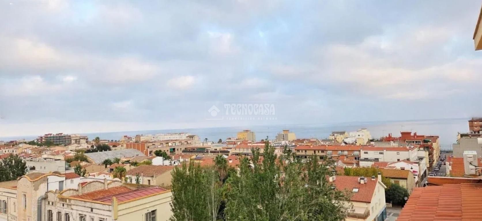 Vista exterior de Pis en venda en Vilassar de Mar amb Calefacció i Balcó