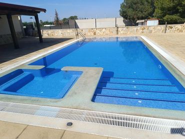 Chalet con piscina en venta en Los Conejos