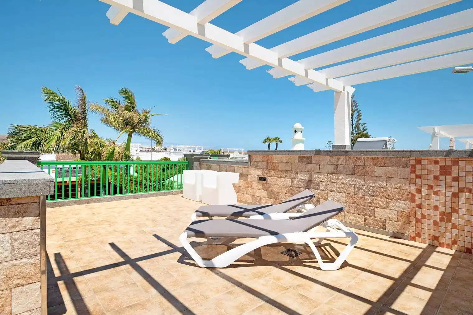 Casa pareada con piscina en venta en Playa Blanca, imagen 3