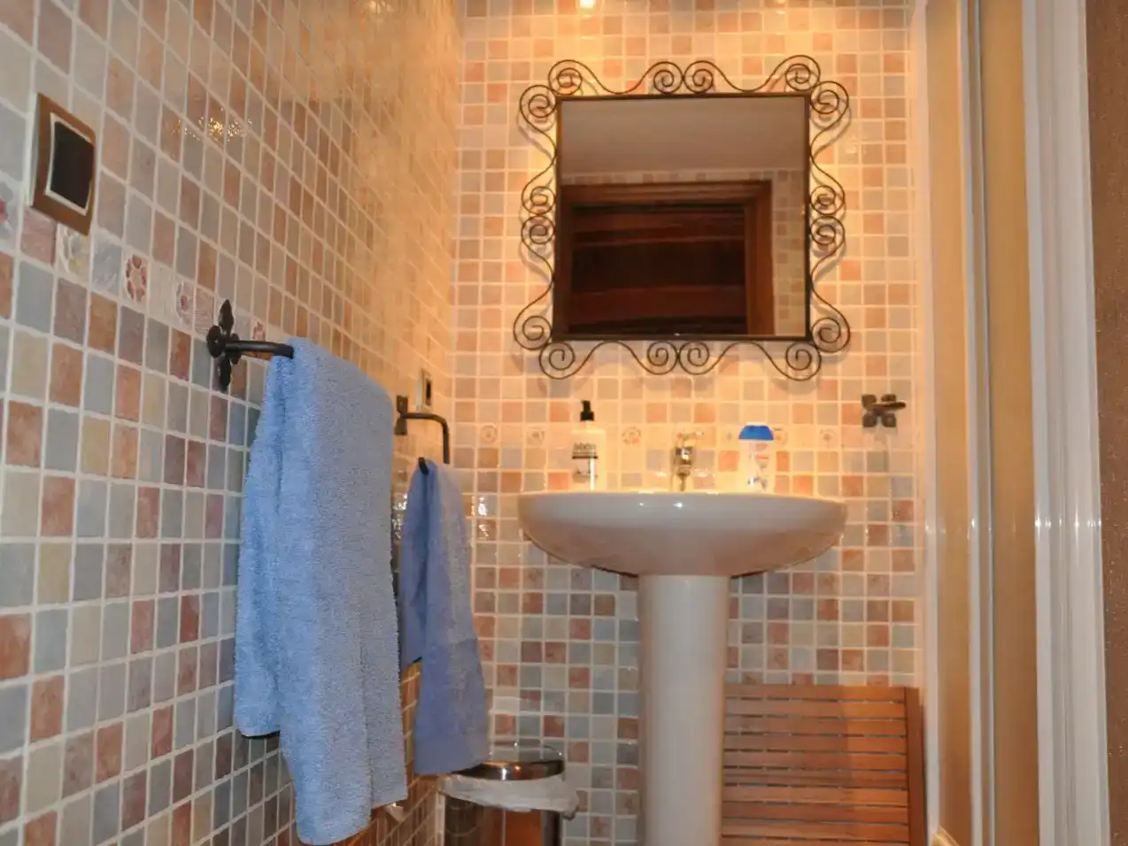 Bathroom of Flat for sale in El Frago  with Air Conditioner, Parquet flooring and Furnished