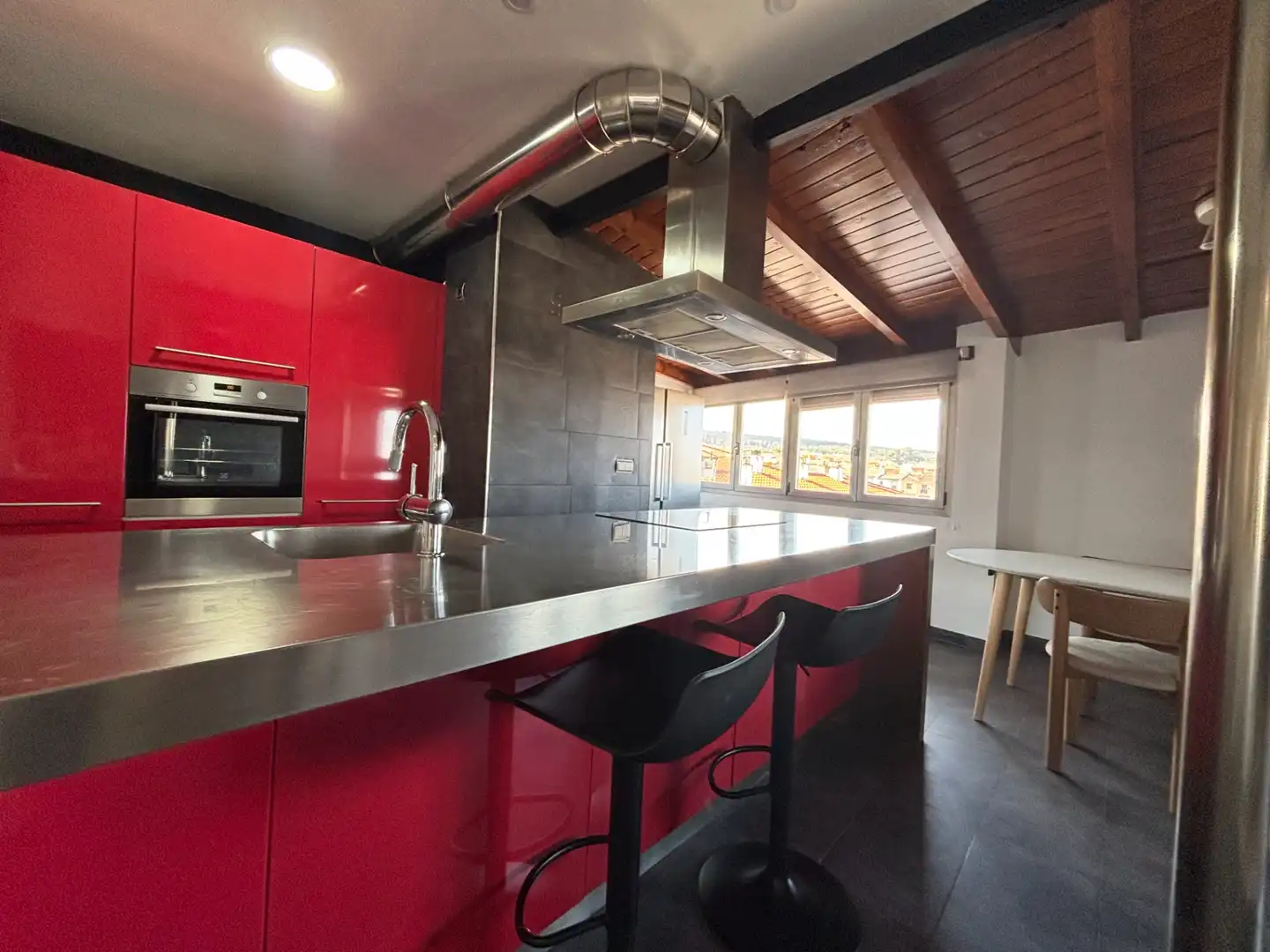 Cocina de Ático de alquiler en La Zubia con Aire acondicionado, Calefacción y Jardín privado