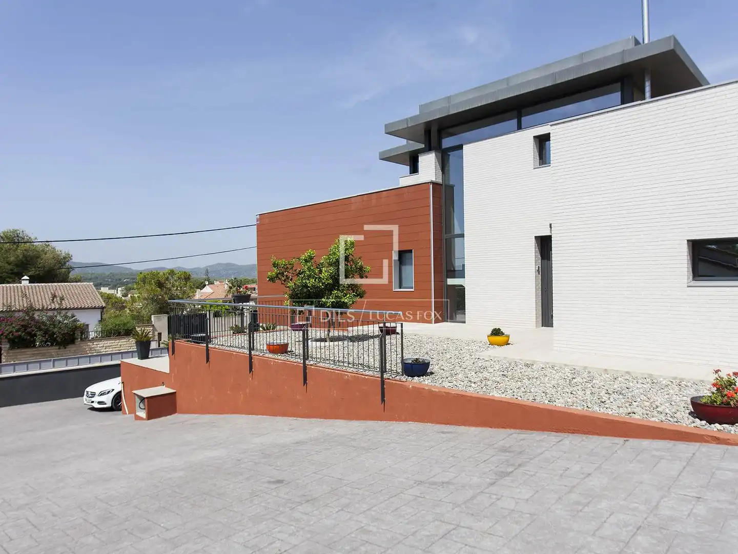 Vista exterior de Casa o xalet en venda en Sant Pere de Ribes amb Aire condicionat, Jardí privat i Parquet