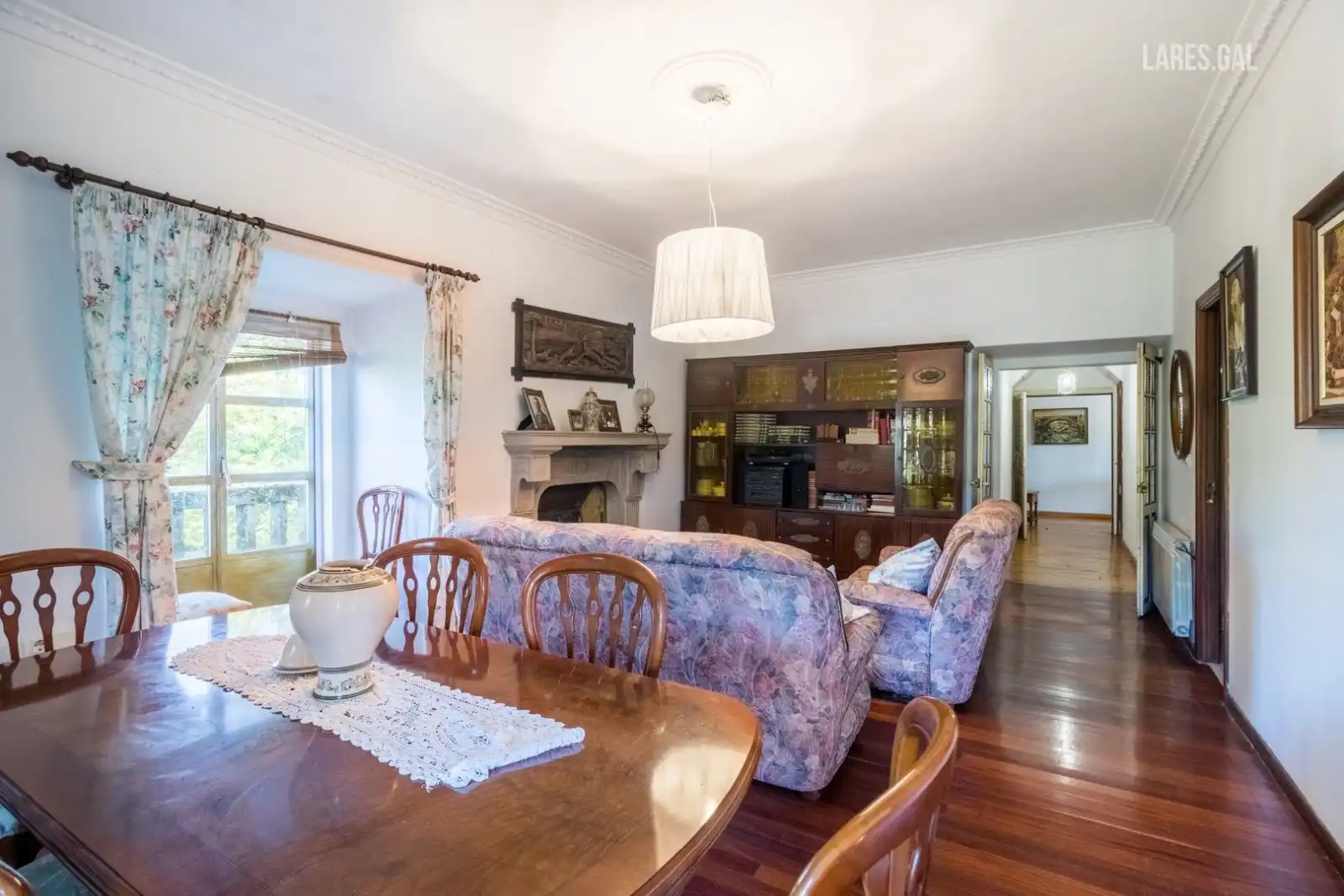 Comedor de Edificio en venta en Cangas 