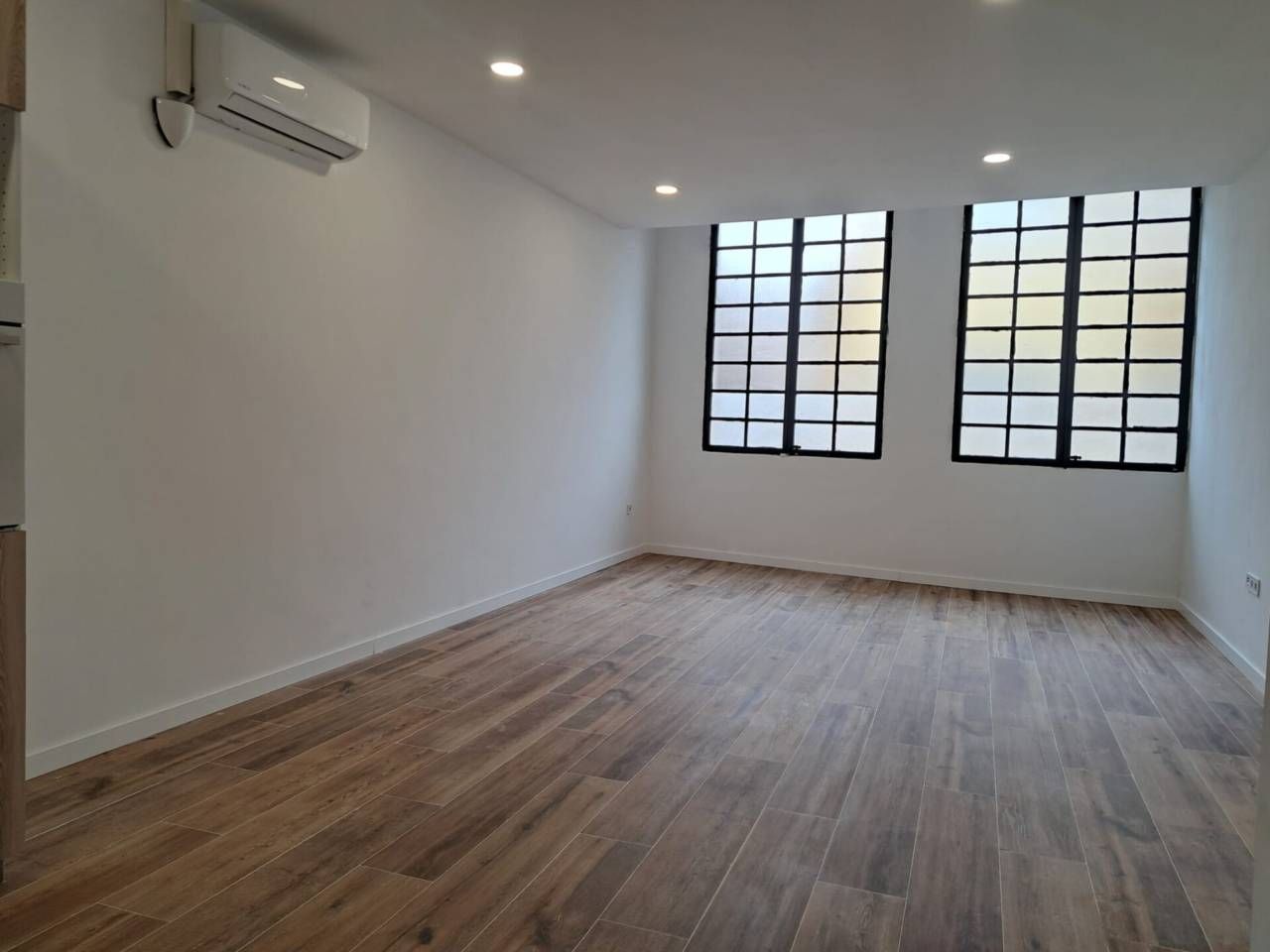 Flat to rent in Sabadell  with Air Conditioner