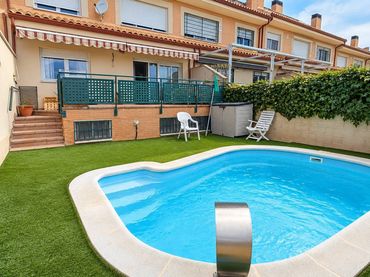 Chalet con piscina en venta en Numancia de la Sagra