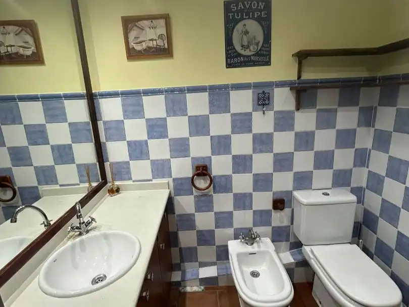Badezimmer von Wohnung zur Miete in Valencia mit Klimaanlage, Heizung und Parkett
