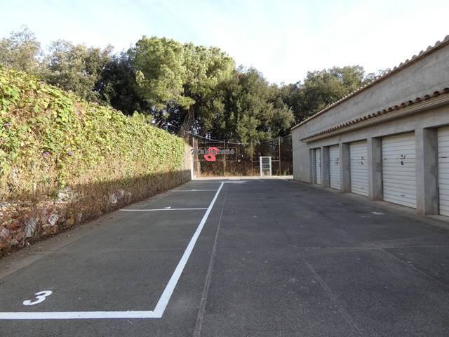 Garaje en Alquiler en Carrer Besalú en Cabanyes - Mas Ambrós - Mas Pallí
