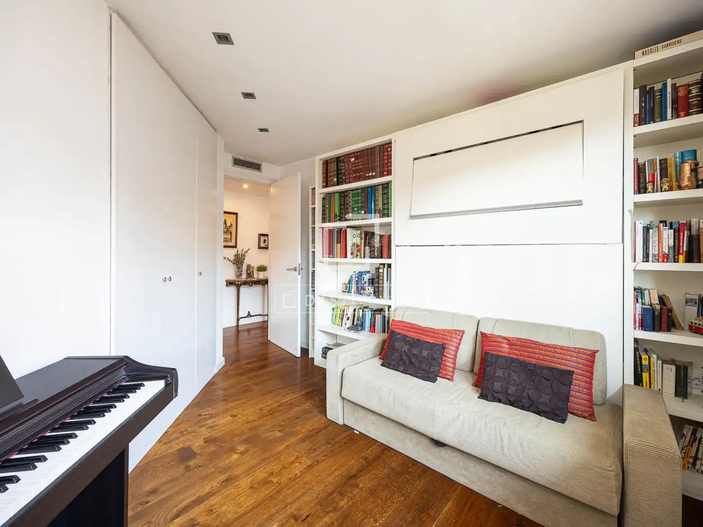 Living room of Flat for sale in Barcelona  with Air Conditioner, Heating and Parquet flooring