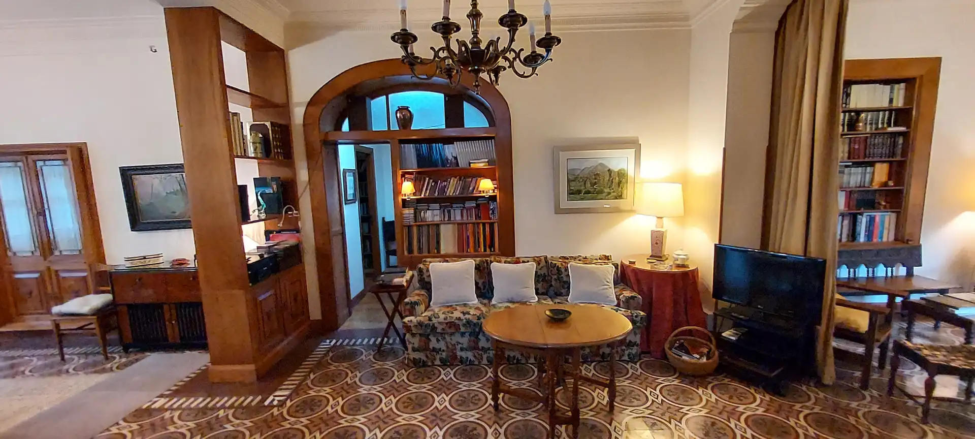 Sala d'estar de Finca rústica en venda en Salas amb Calefacció, Jardí privat i Parquet