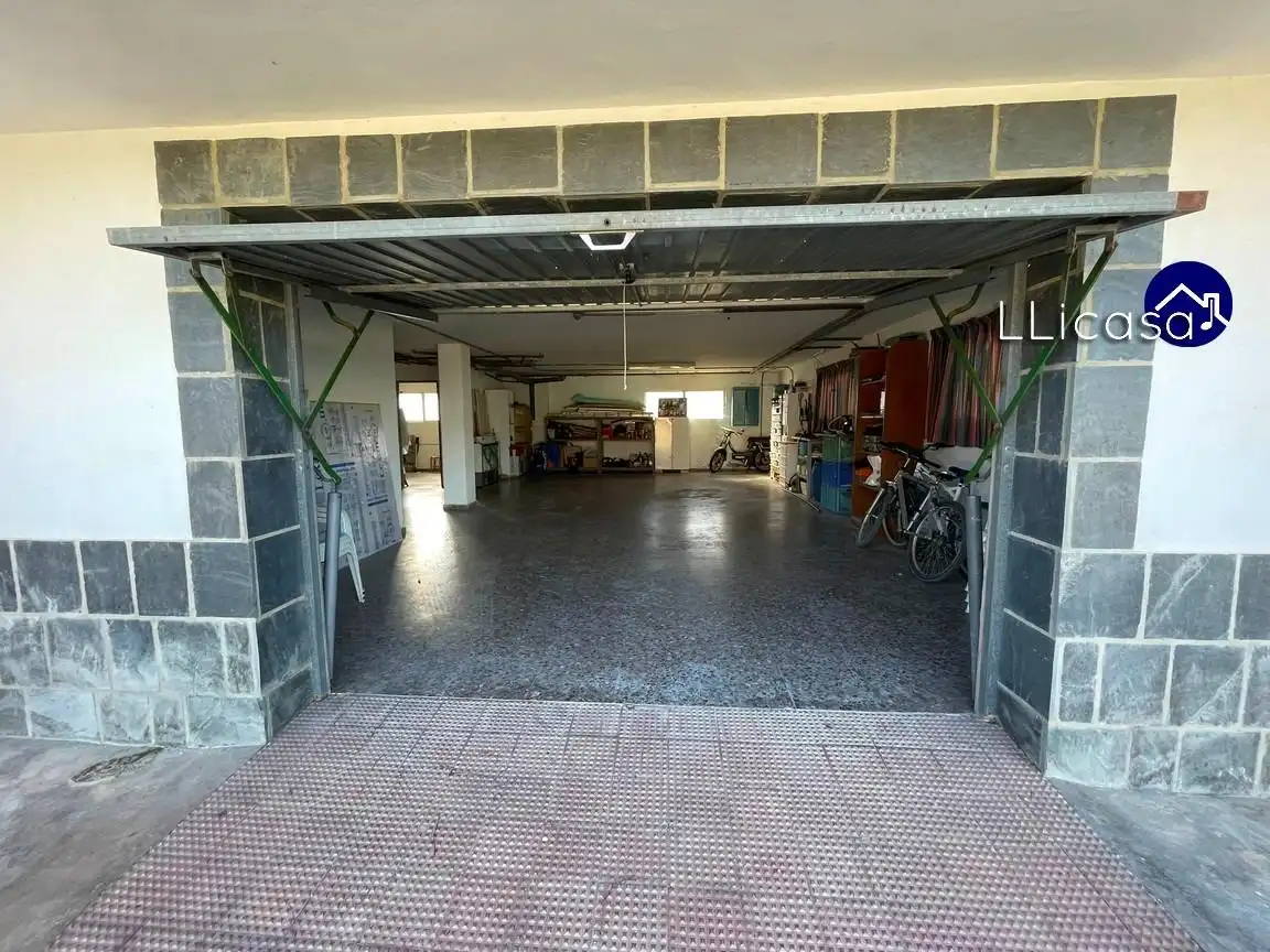 Casa o chalet en venta en La Pobla de Vallbona con Calefacción, Jardín privado y Terraza