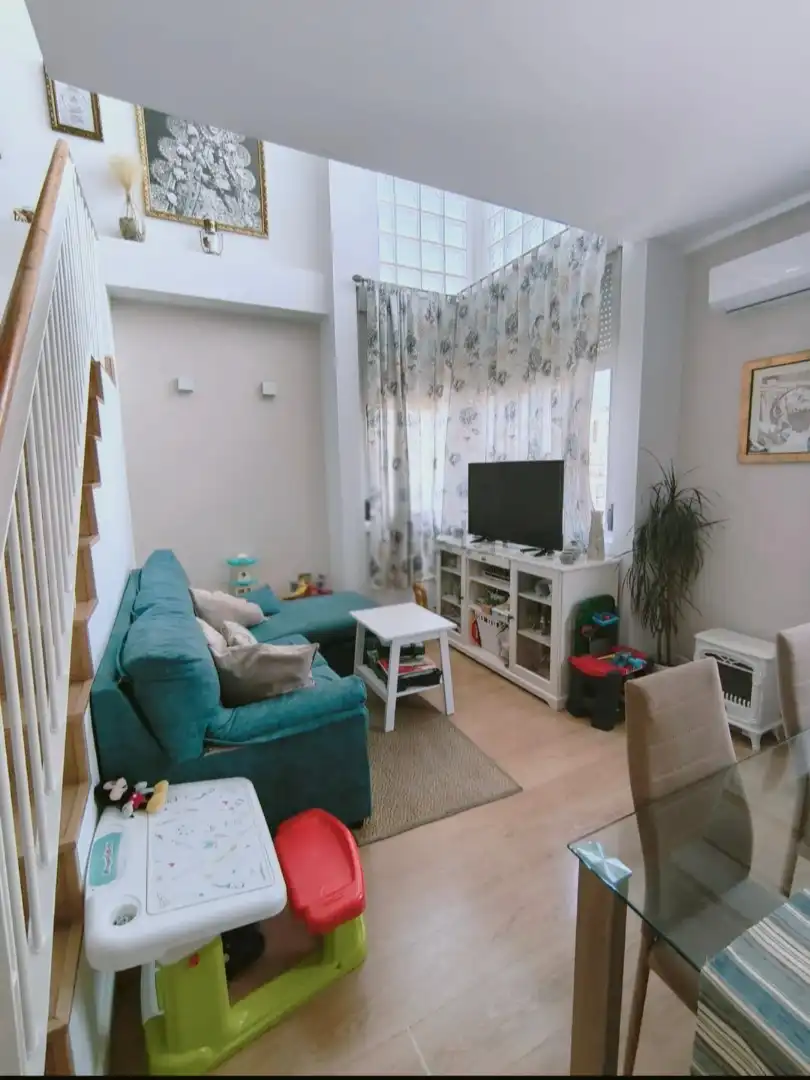Living room of Duplexes for sale in Sevilla  with Air Conditioner and Parquet flooring