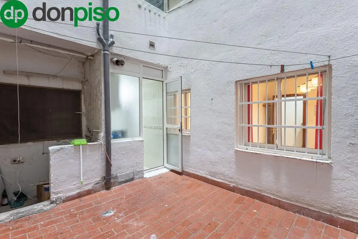 Vista exterior de Piso en venta en Granada con Amueblado