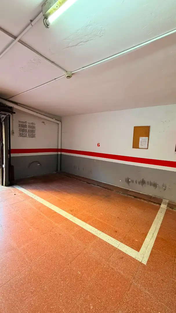 Parking de Piso en venta en Badalona con Aire acondicionado, Calefacción y Trastero
