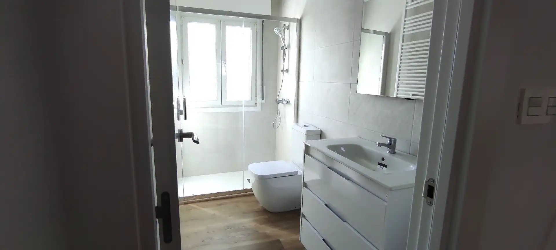 Badezimmer von Wohnung zur Miete in Valle de Trápaga-Trapagaran mit Heizung, Möbliert und Ofen