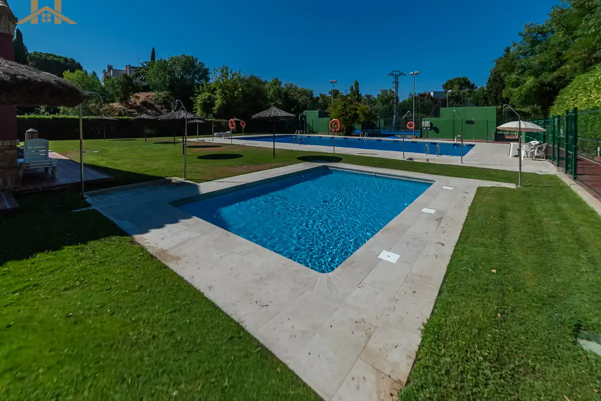 Swimming pool of Detached homes for sale in Villanueva del Pardillo  with Air Conditioner, Heating and Private garden