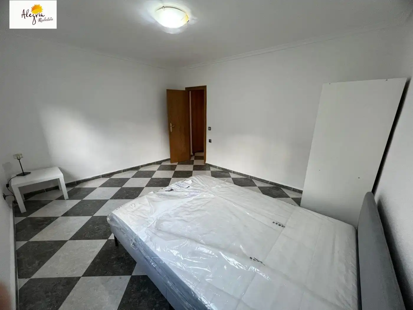 Schlafzimmer von Wohnung zur Miete in Xirivella mit Klimaanlage, Möbliert und Balkon