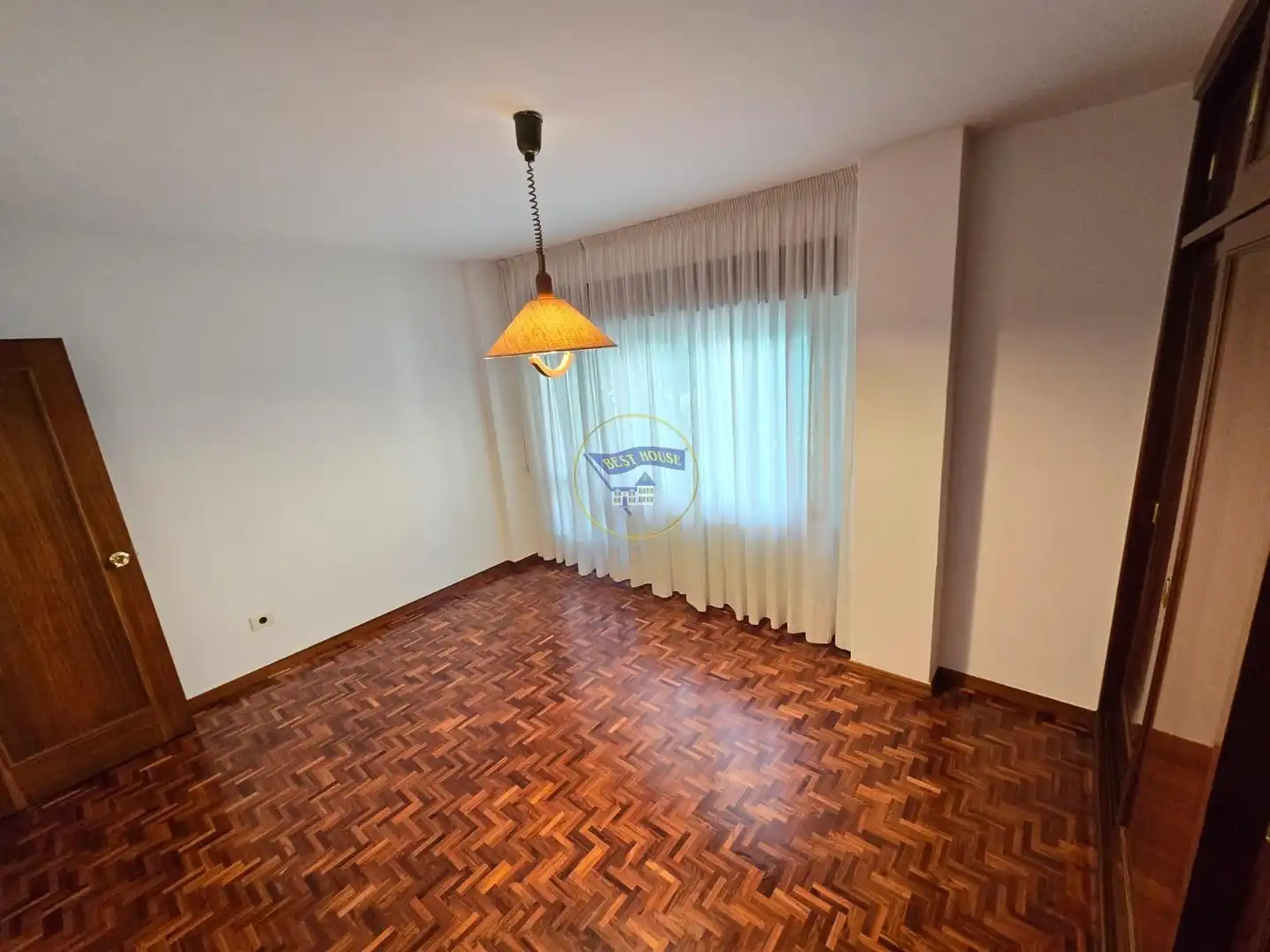 Sala de estar de Piso en venta en Vigo  con Calefacción, Parquet y Terraza