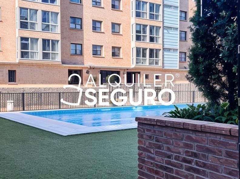Piscina de Piso de alquiler en  Madrid Capital con Aire acondicionado, Calefacción y Trastero