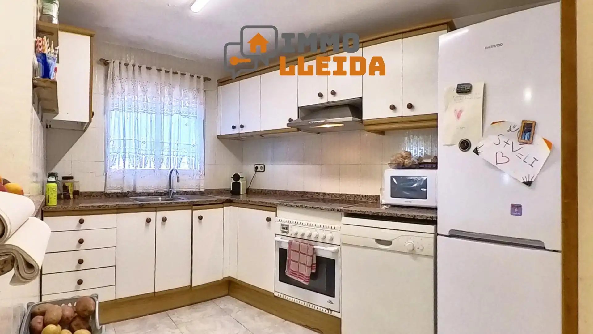Cocina de Casa o chalet en venta en Rosselló con Terraza, Trastero y Piscina