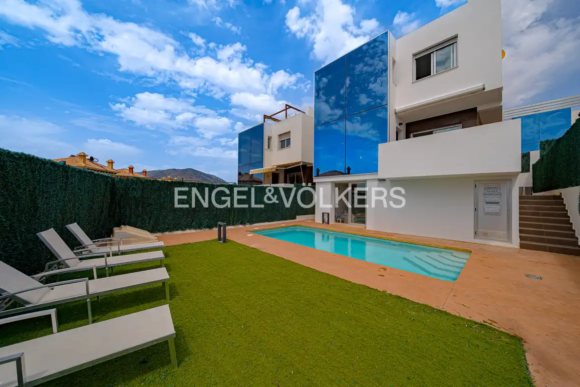Xalet amb piscina en venda a Calle Cádiz, imagen 3