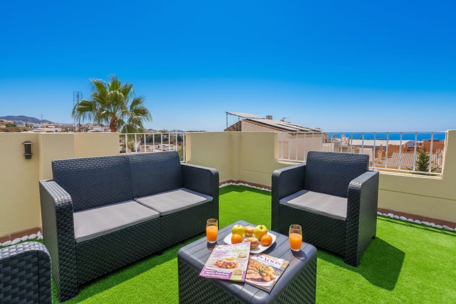 Terrassa de Casa o xalet en venda en Rincón de la Victoria amb Aire condicionat, Jardí privat i Terrassa