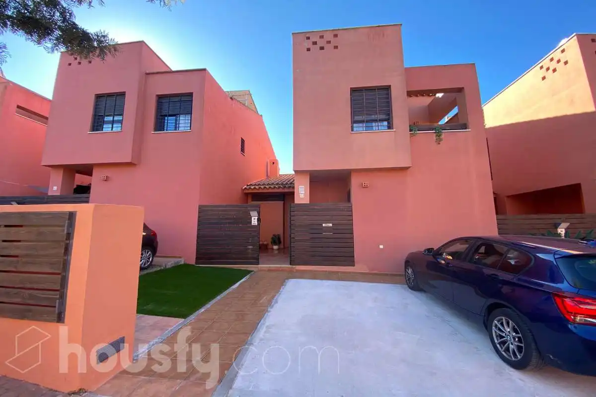 Haus oder Chalet zur Miete in Calle Irlanda, Puntales - Zona Franca