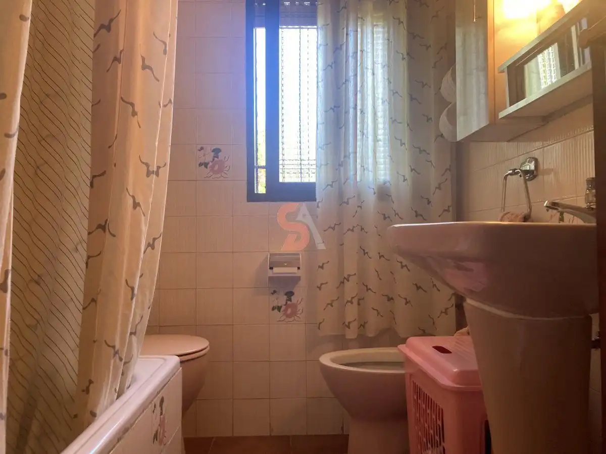 Baño de Casa o chalet en venta en Cubillas de Santa Marta con Calefacción, Jardín privado y Terraza