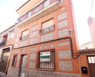 Vista exterior de Casa o xalet en venda en Menasalbas amb Terrassa