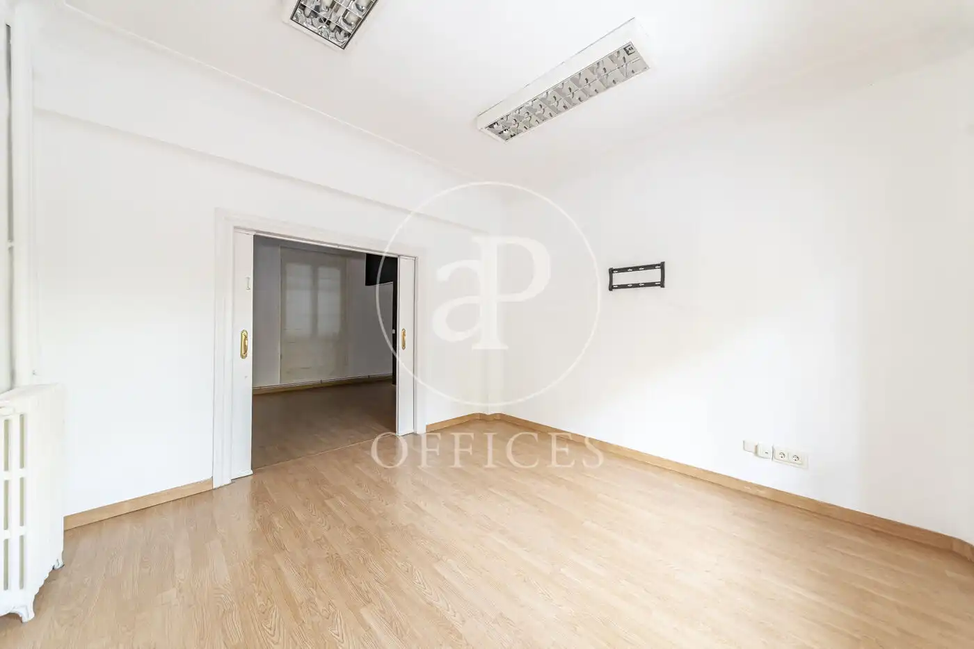 Office for rent in Madrid  with Air Conditioner