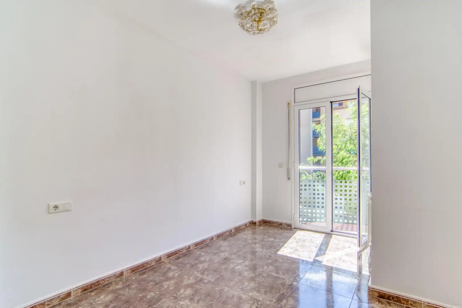 Terraza de Casa adosada en venta en Figueres con Calefacción, Jardín privado y Balcón
