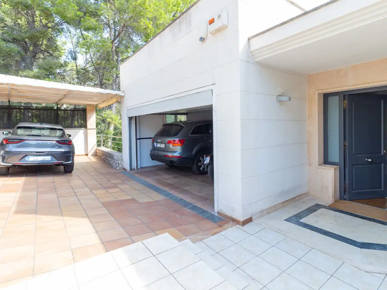 Parking of Houses for sale in Calvià  with Air Conditioner, Terrace and Swimming Pool