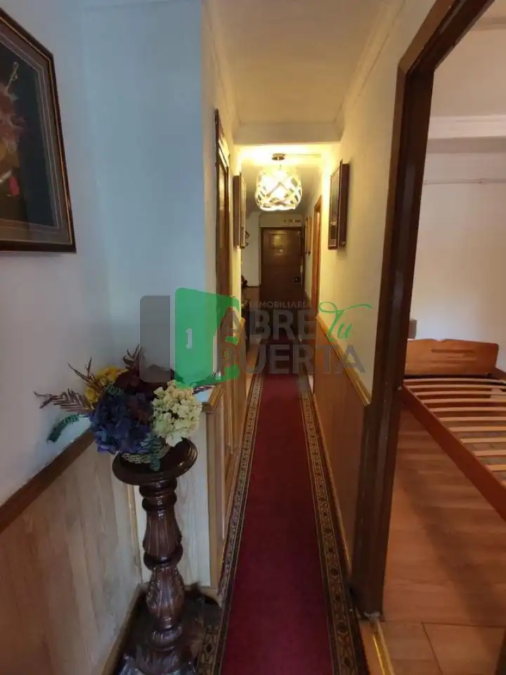 Planta baja en venta en Ourense Capital  con Calefacción y Trastero