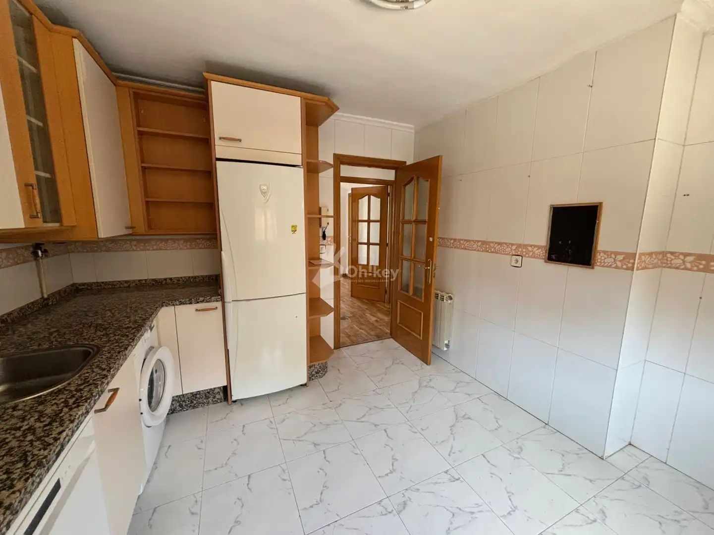 Kitchen of Houses for sale in Onzonilla  with Heating, Parquet flooring and Swimming Pool