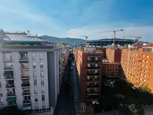 Vista exterior de Àtic en venda en Barcelona amb Aire condicionat, Terrassa i Forn