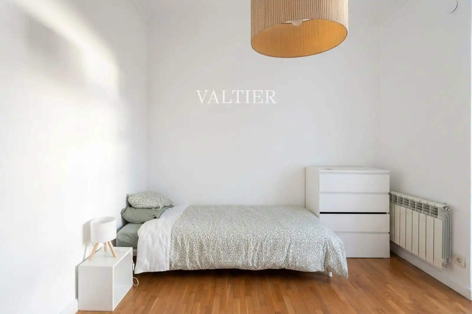 Bedroom of Flat for rent in Madrid  with Air Conditioner, Terrace and Furnished