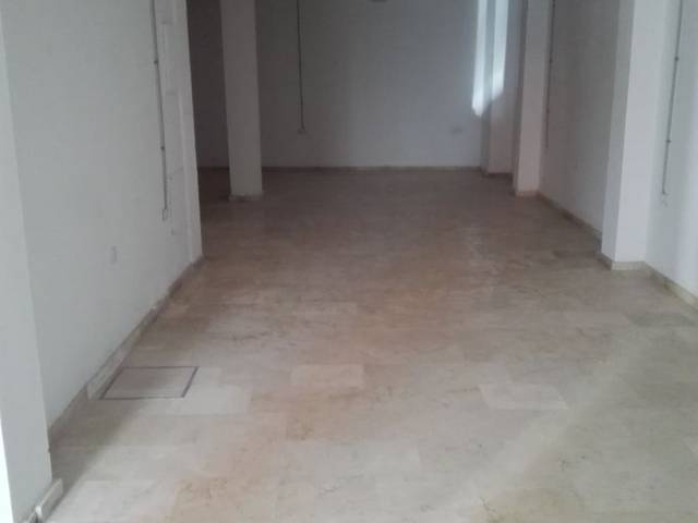 Local comercial en Alquiler en Calle Encinasola, 14 en Nuevo Parque - Los Rosales - Tráfico Pesado