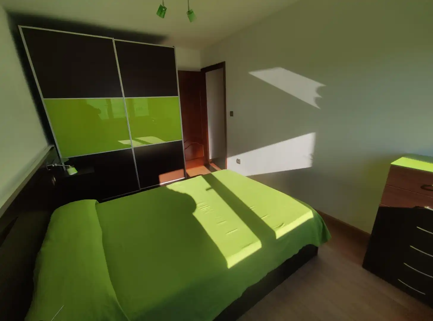 Schlafzimmer von Wohnung zum Verkauf in Ferrol mit Heizung, Parkett und Möbliert